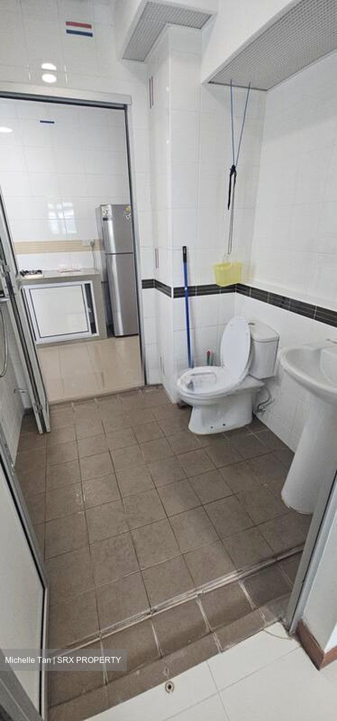 Sengkang West Way (Sengkang),  #565923951